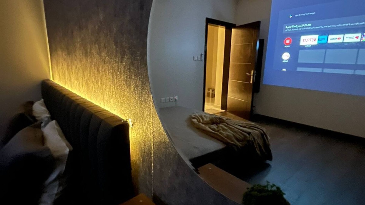 King Abdul Aziz Road Apartment | apartment located in areas close to services -supermarkets،cafes،restaurants،sea