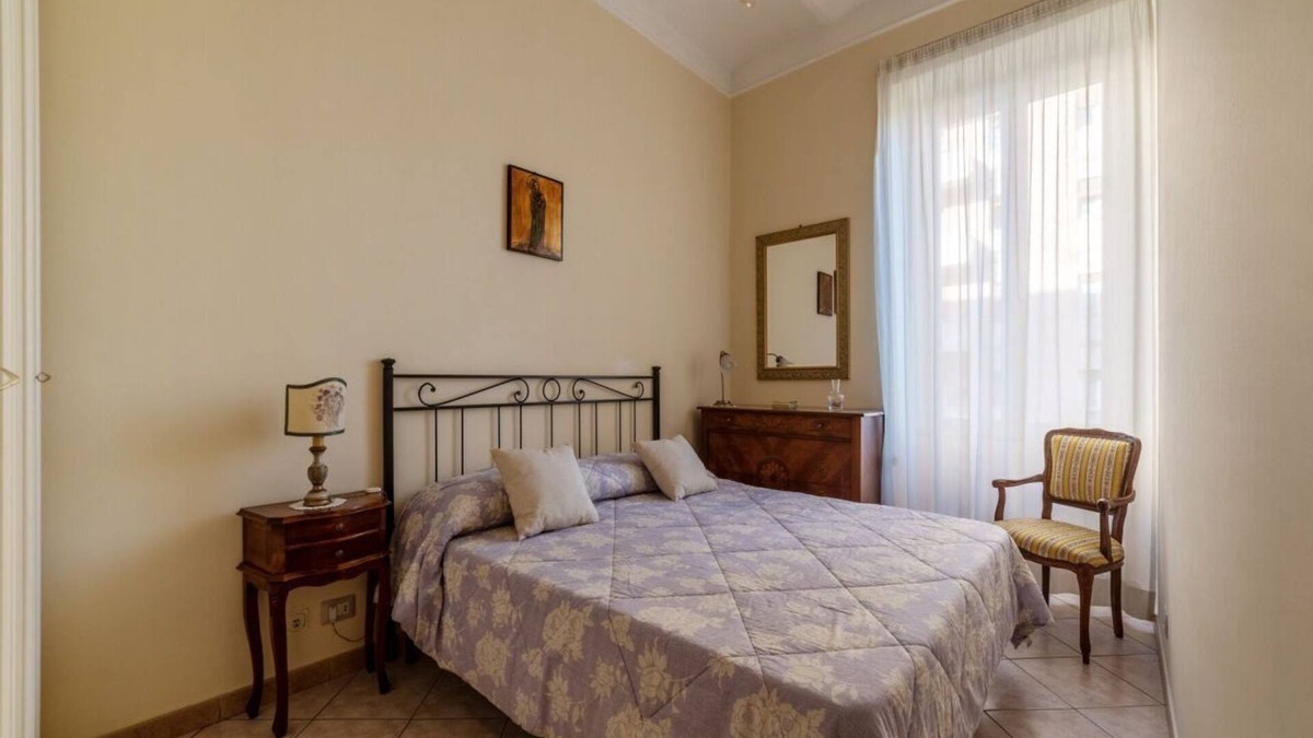 San Lorenzo Apartment | Apartment located on the second floor, of six in total, of a building with a lift (NOT suitable for disabled people).In 50 m2 of space it accommodates two people.In the San Lorenzo area, the apartment is located about 15 minutes walk from Termini Station