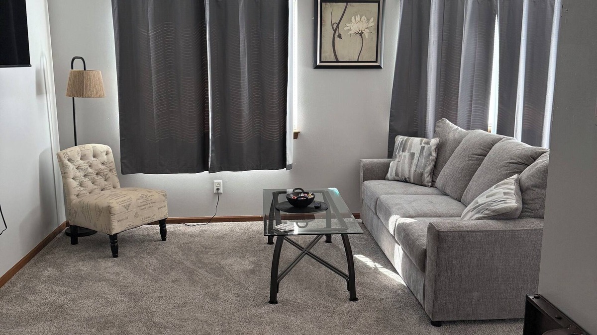 Cedar Rapids - Iowa City Apartment | Apartment located in downtown Cedar Rapids above a family owned tattoo shop