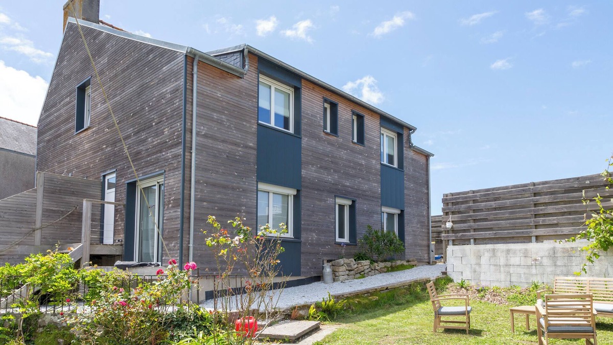 Plomeur Apartment | Apartment 'Loft Avec Jardin 5min De La Torche' with Private Garden and Wi-Fi