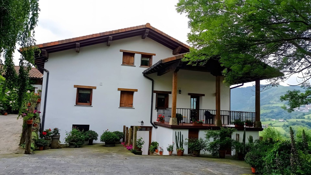 Olaskoegia Apartment | Apartment 'Lokate 2 Habitaciones' with Mountain View, Private Terrace and Wi-Fi