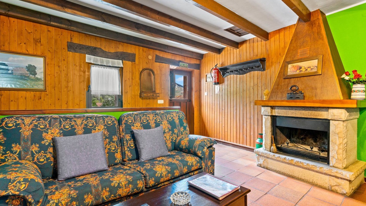 Caunedo House | Apartment 'Lorences B' with Mountain View