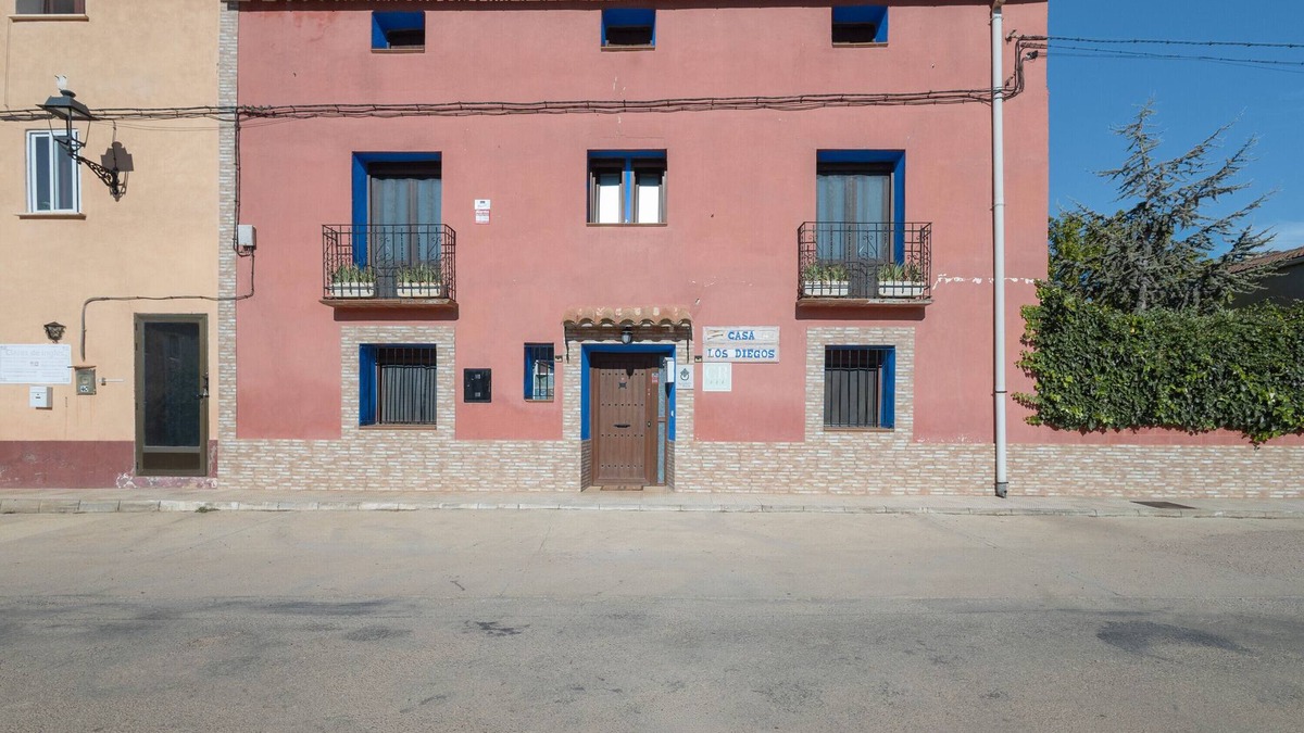 Navarrete del Rio House | Apartment 'Los Diegos' with Mountain View, Private Terrace and Private Garden