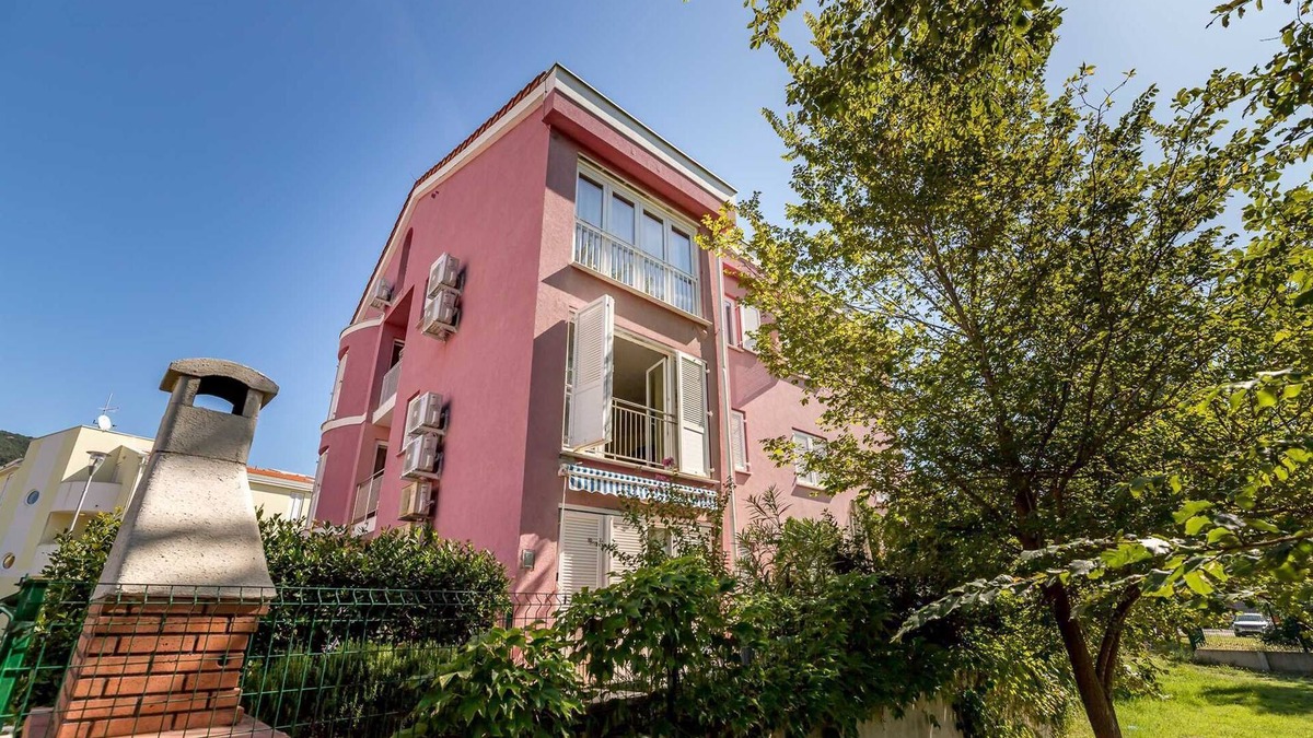 Baska Apartment | Apartment Lovorka with terrace and barbeque