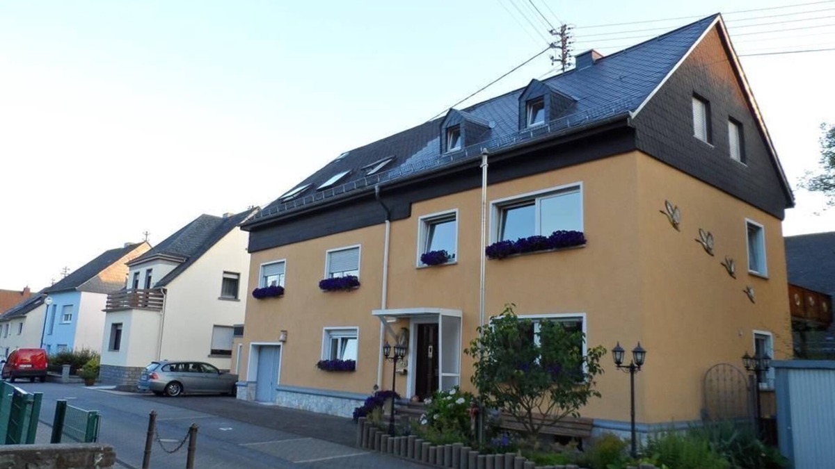 Bendorf Apartment | Apartment Ludwig - apartment/apartment, shower and bath, toilet, balcony