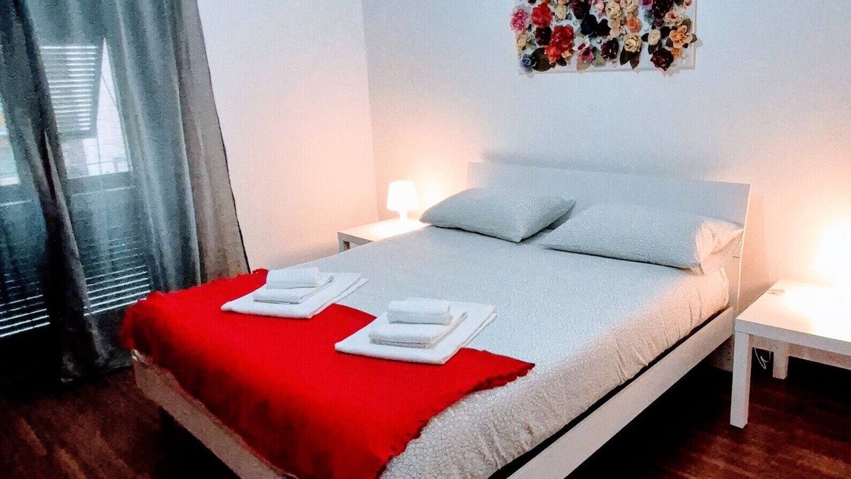 La Foce Apartment | Apartment 'Maison18' with Balcony, Wi-Fi and Air Conditioning