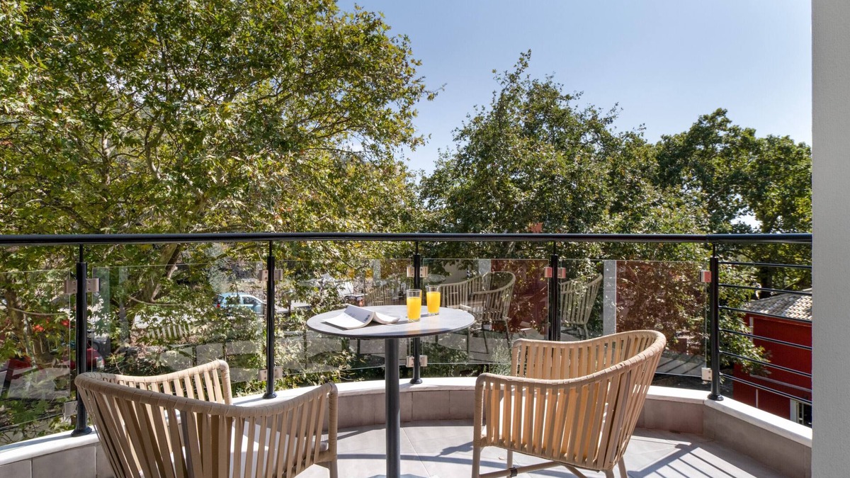 Anthousa Apartment | Apartment 'Maisonette' with Shared Terrace, Wi-Fi and Air Conditioning