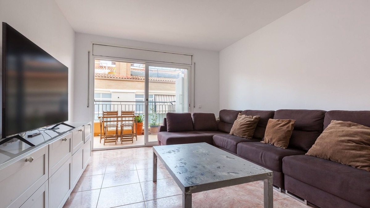 Malgrat de Mar Apartment | Apartment 'Malgrat' with Private Terrace, Wi-Fi and Air Conditioning