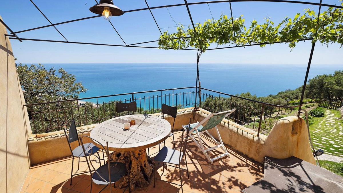 Varigotti Apartment | Apartment 'Mandarino' with Sea View, Wi-Fi and Air Conditioning