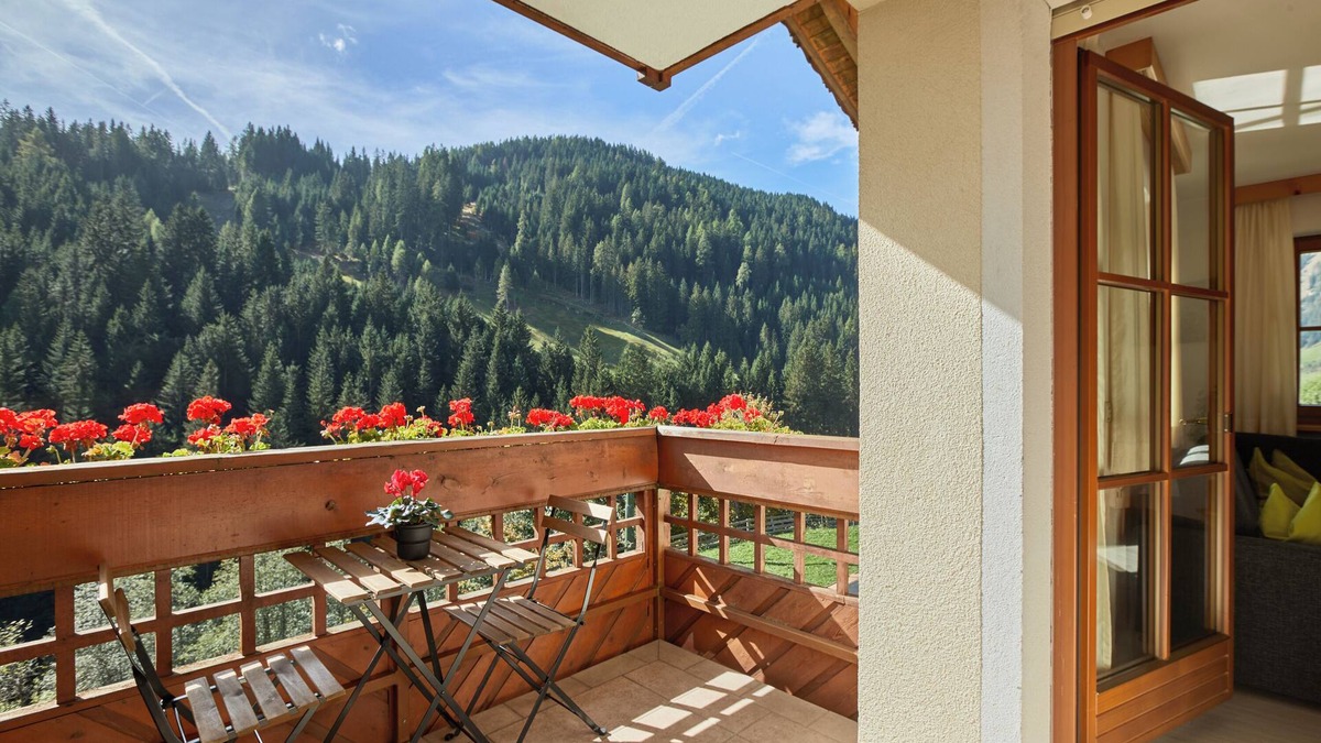 Racines Apartment | Apartment "Mareiter Stein Blasighof" with Mountain View, Wi-Fi, Terrace & Garden