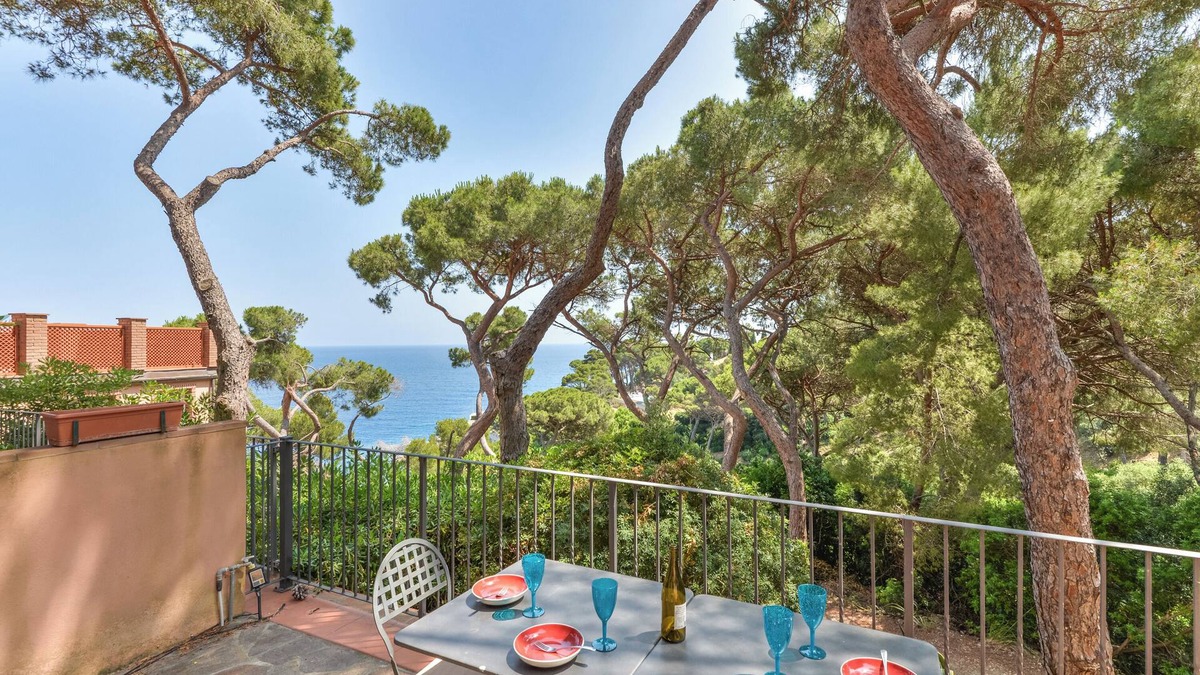 Capo D'arco Apartment | Apartment 'Margherita' with Sea View, Private Terrace and Balcony