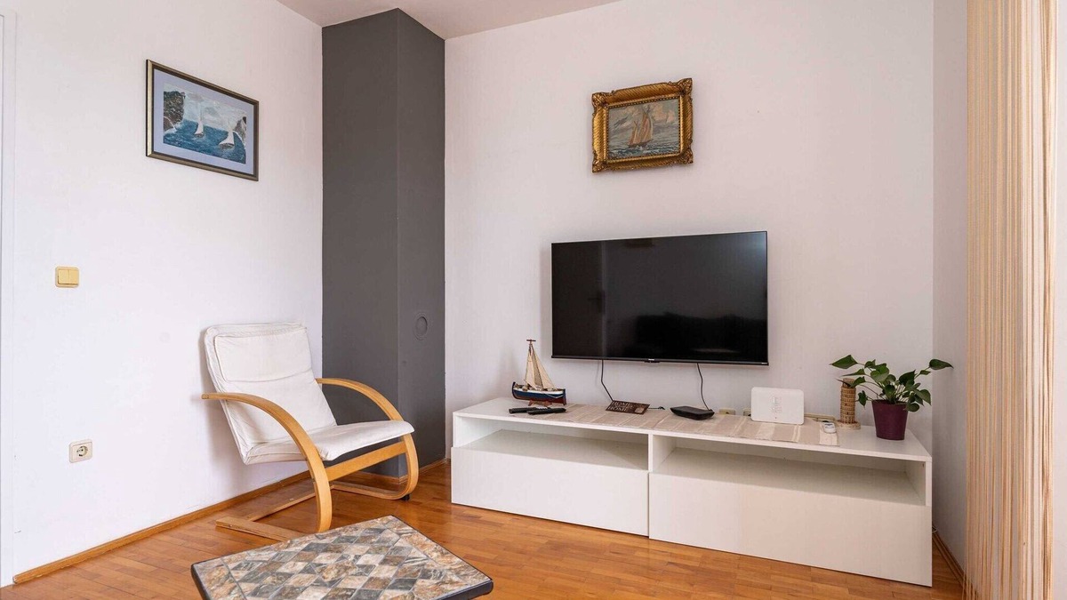 Gruz Apartment | Apartment Marisol - One Bedroom Apartment with Balcony and Sea View