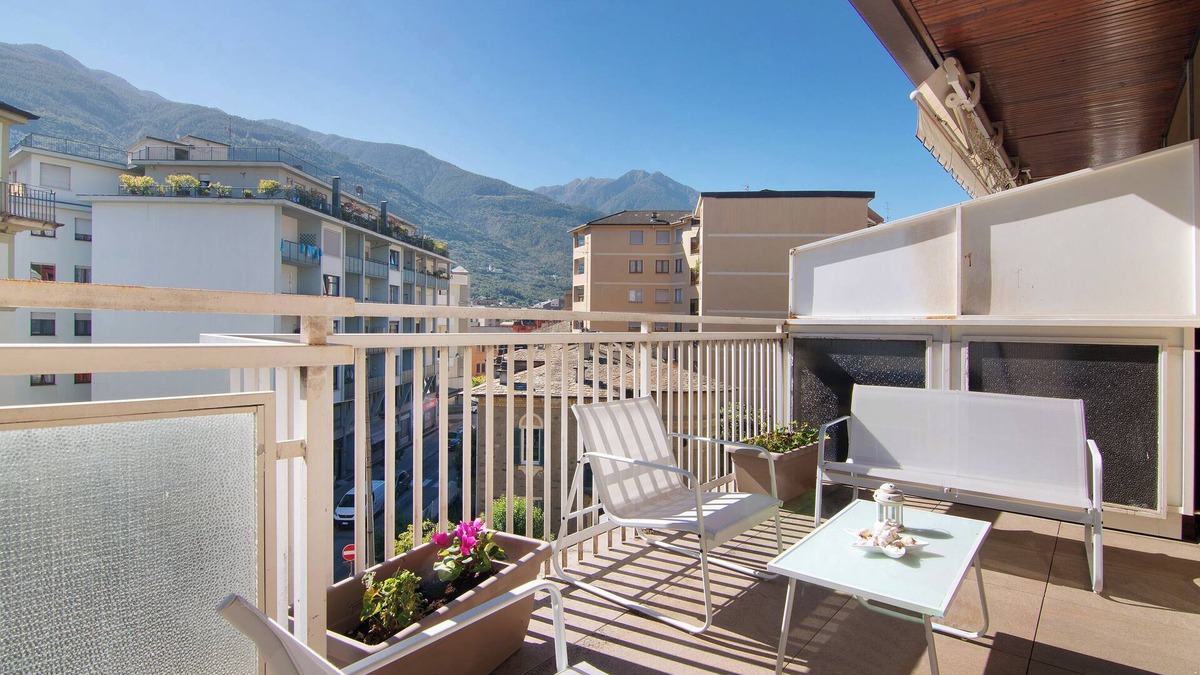 Valtellina Apartment | Apartment 'Mary House' with Mountain View, Private Terrace and Wi-Fi