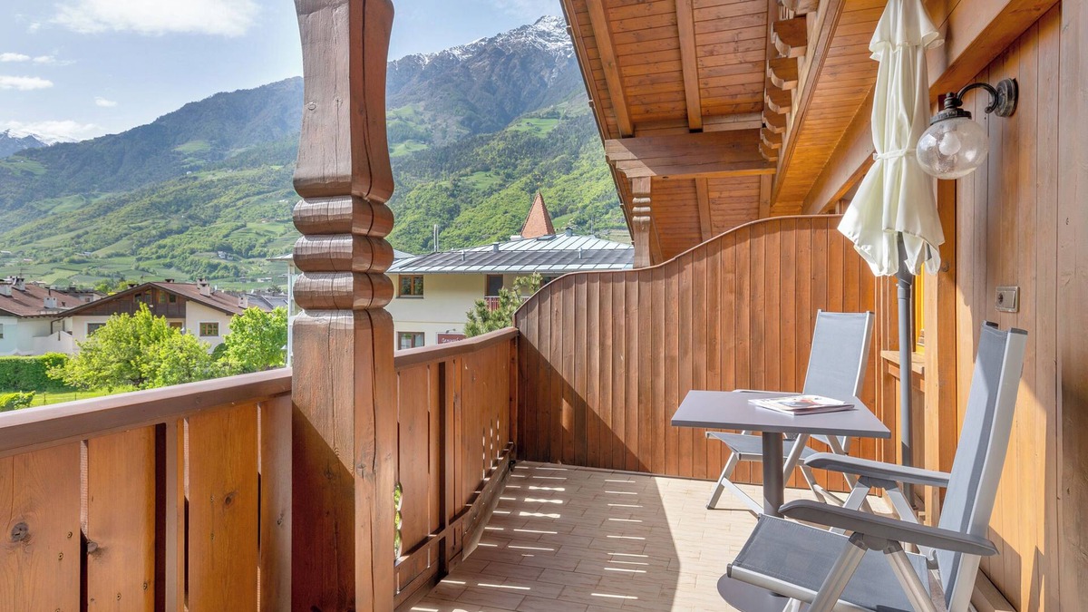 Plaus Apartment | Apartment 'Mayr Apartments Sechs' with Mountain View, Balcony and Wi-Fi