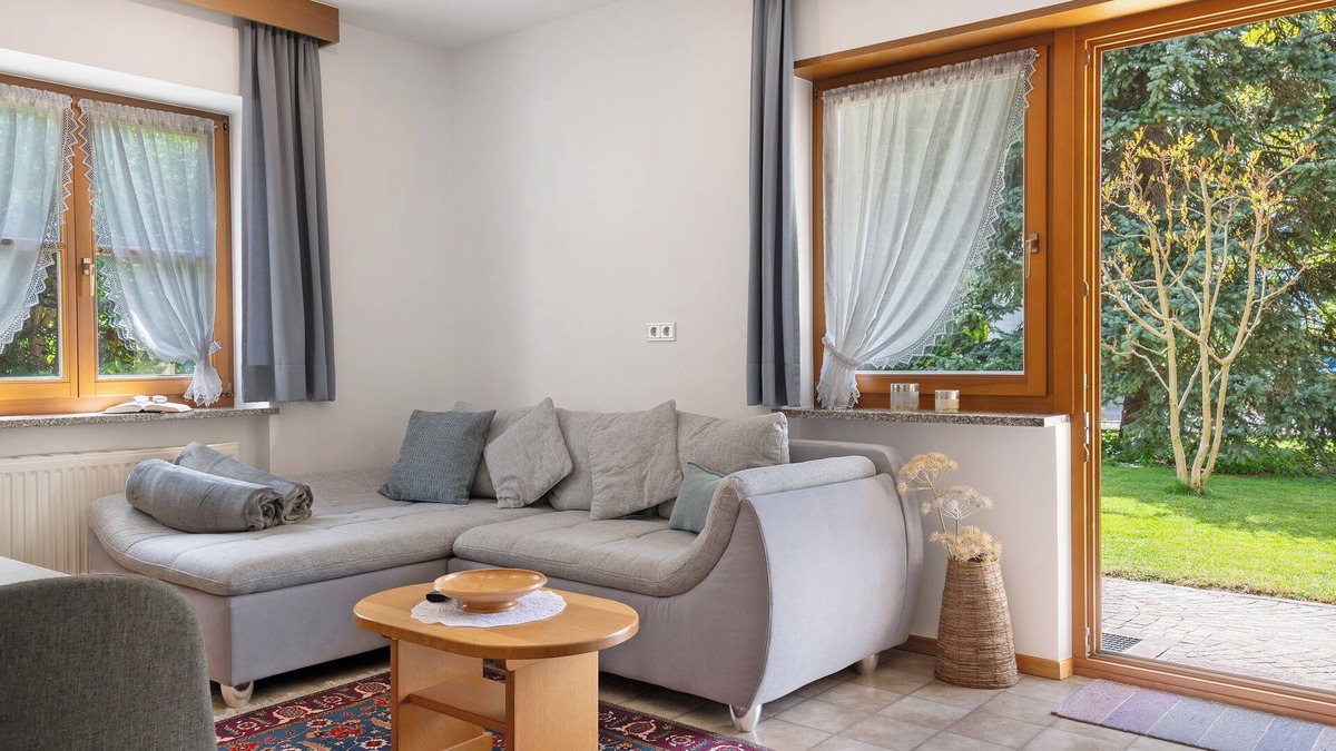 Plaus Apartment | Apartment 'Mayr Zwei' with Mountain View, Private Terrace and Wi-Fi