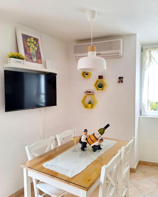 Supetar Apartment | Apartment Megi in Supetar historical core