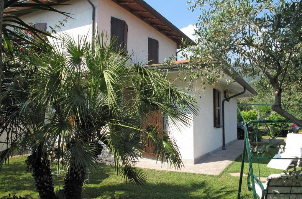Capanne-Prato-Cinquale Apartment | Apartment Mia by Interhome