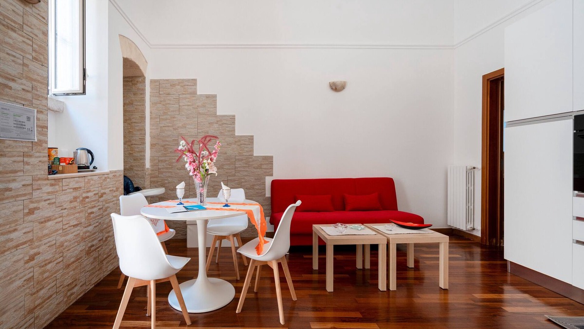 Municipio 4 Apartment | Apartment 'Michelangelo' with Wi-Fi and Air Conditioning
