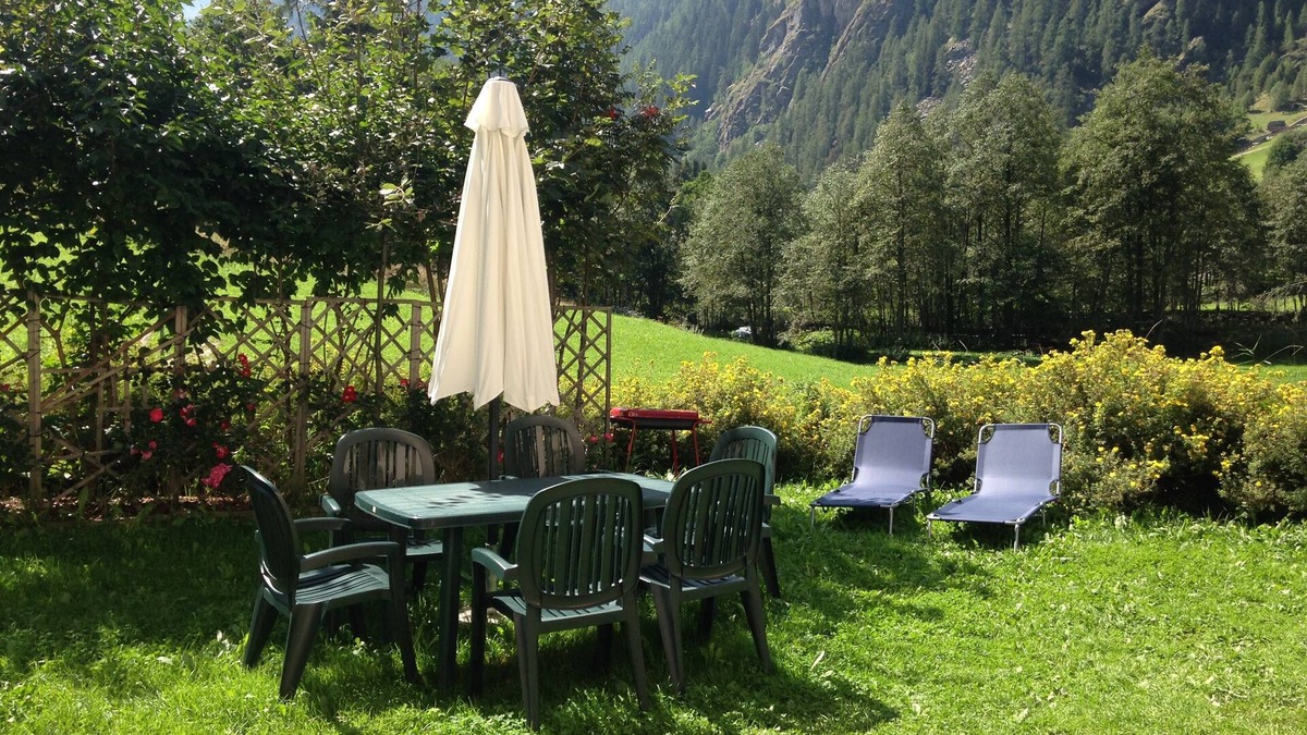 Gressoney-Saint-Jean Apartment | Apartment Miosotis - 5 persons