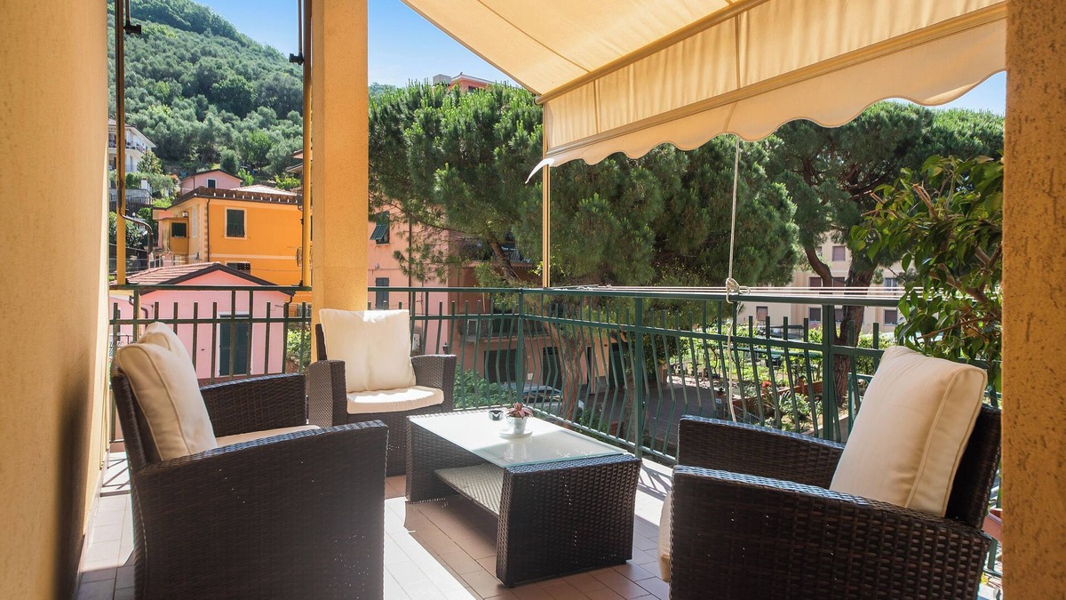 Moneglia Apartment | Apartment 'Miriam e Carlo' close to the Beach with Garden & Wi-Fi