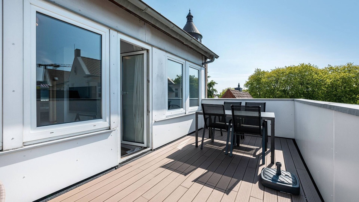 Heide Apartment | Apartment 'Mit Dachterrasse' with Lake View, Balcony and Wi-Fi