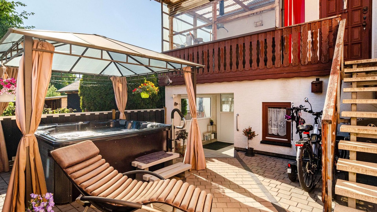 Stammen Apartment | Apartment 'Mit Herz' with Shared Terrace, Shared Garden and Wi-Fi