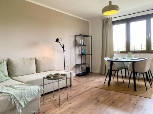 Hammfeld Apartment | Apartment mit Rheinblick, Messe, Balkon, Küche, Parkplatz