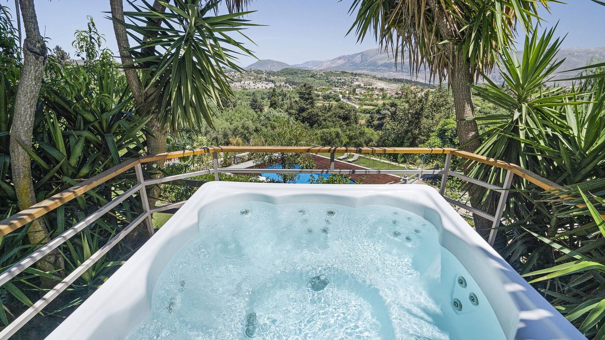 Kaminarata Apartment | Apartment 'Monte Verde 204' with Sea View, Wi-Fi and Air Conditioning