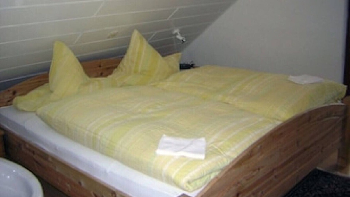 Minheim Condo | Apartment "Moselblick", A great view of the greenery and enjoy the evening sun