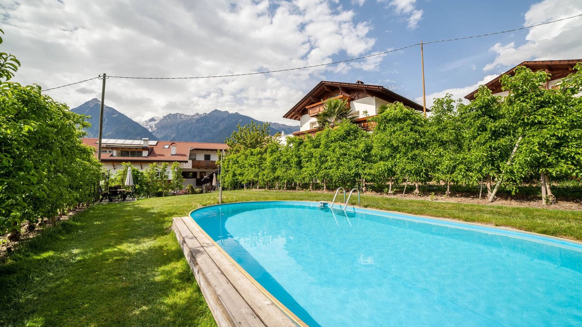 Schenna Apartment | Apartment "Mosttragerhof 1" with Mountain View, Shared Pool & Wi-Fi