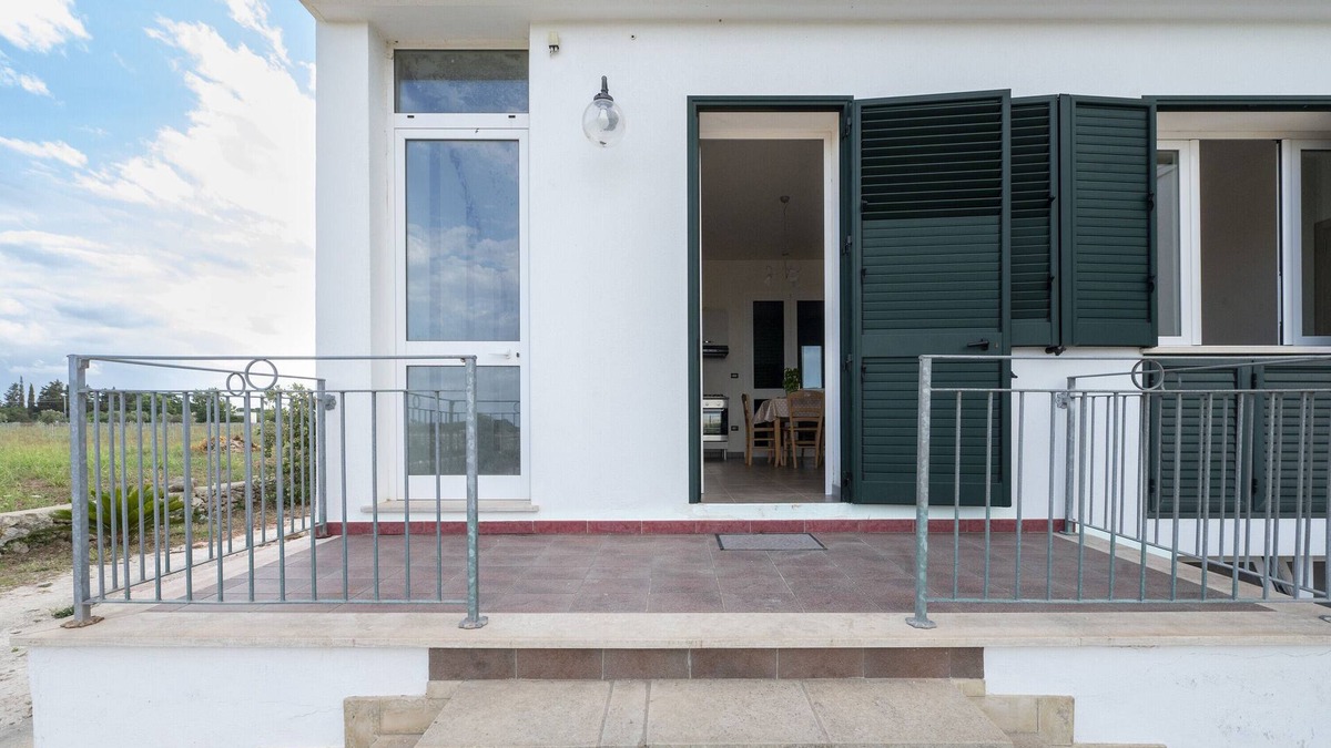Otranto Apartment | Apartment 'Muma 1' with Private Terrace, Wi-Fi and Air Conditioning