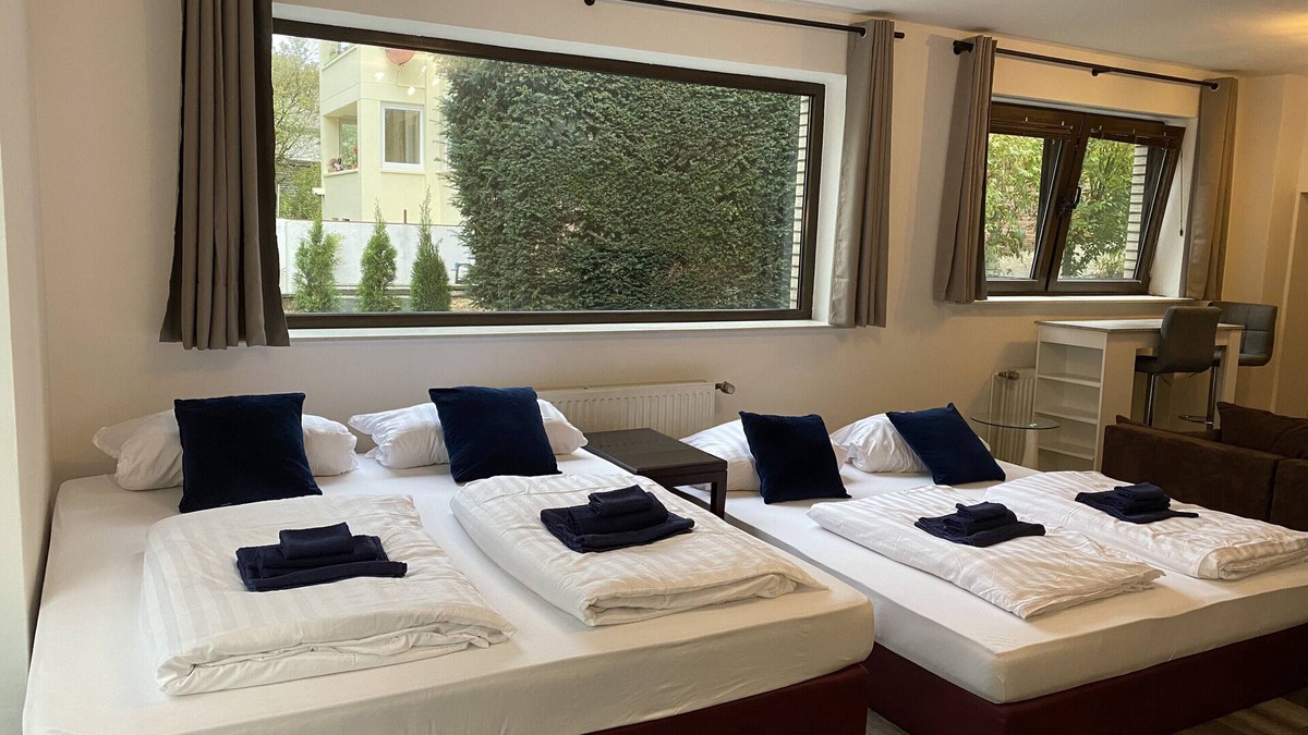 Heimfeld Apartment | Apartment 'My Loft By Esen 5 Beds, Netflix' with Private Garden, Balcony and Wi-Fi