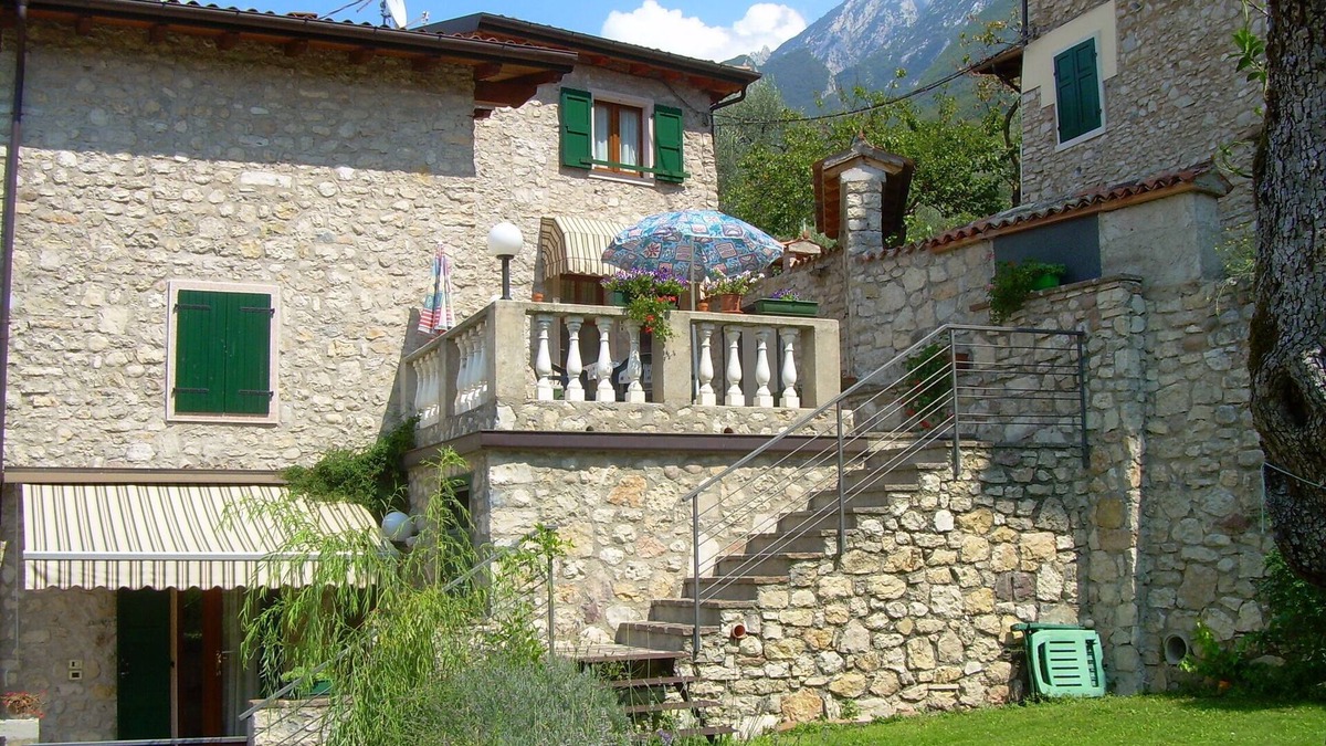 Castelletto Apartment | Apartment n. 3 on the second floor of the Margherita house, with lake view
