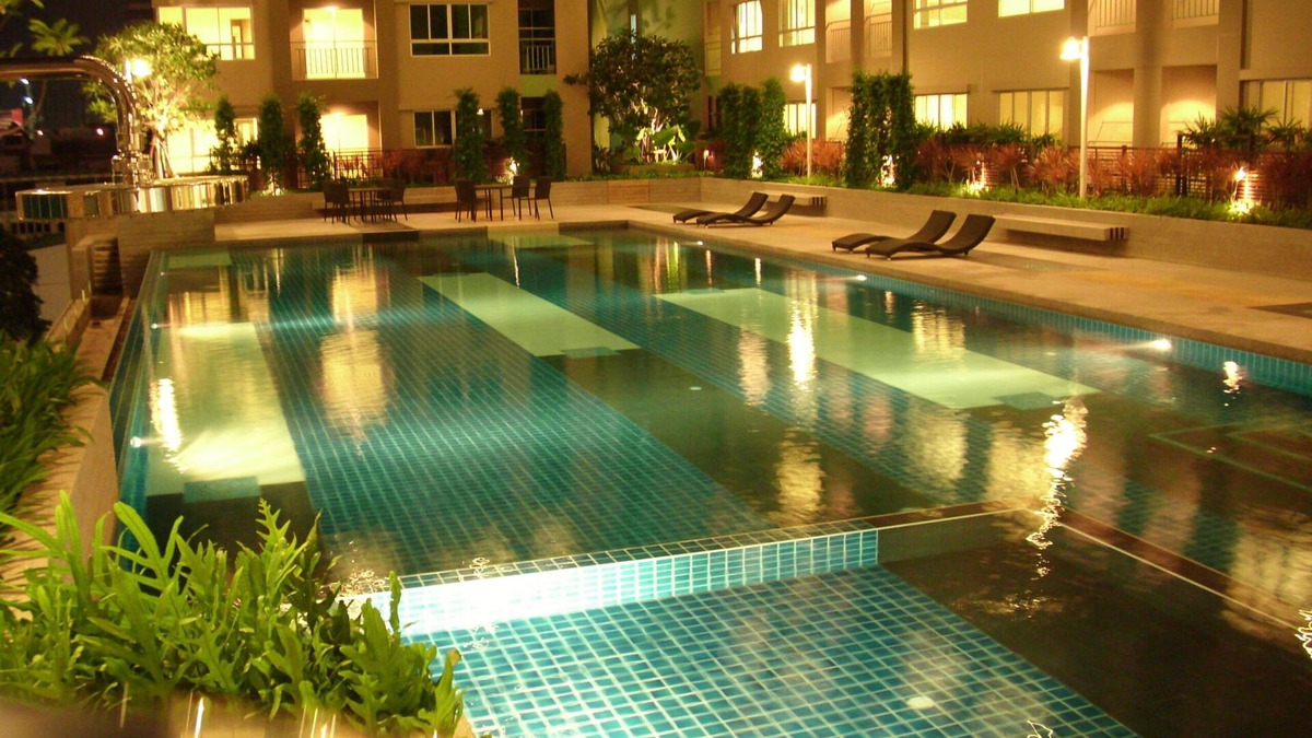 Arun Amarin Apartment | APARTMENT NEAR HISTORIC CENTRE OF BANGKOK IN LUXURY RESIDENCE WITH POOL