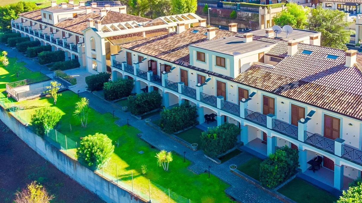Settecamini House | Apartment near Rome by Marco Simone Golf