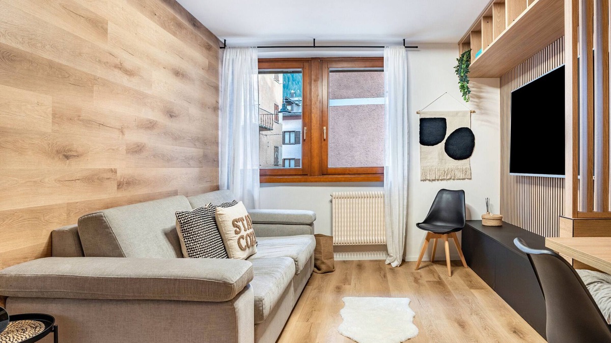 Pinzolo Apartment | Apartment 'New Boutique' with Mountain View and Wi-Fi