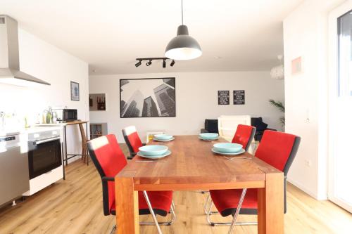 Rhein-Erft-Kreis District Apartment | Apartment "New York" in Erftstadt - 3 Zimmer & 91qm - nahe Köln, Messe, Phantasialand & Bonn - Familienurlaub oder Business Trip