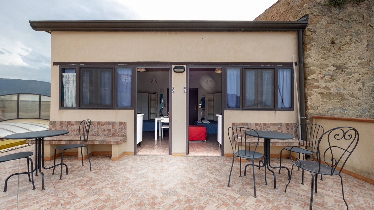 Ficarra Apartment | Apartment 'Numero 6' with Shared Terrace, Wi-Fi and Air Conditioning