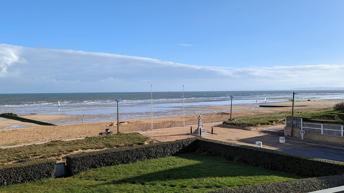 Hermanville-sur-Mer Apartment | Apartment on the seafront of the D-Day landing beaches