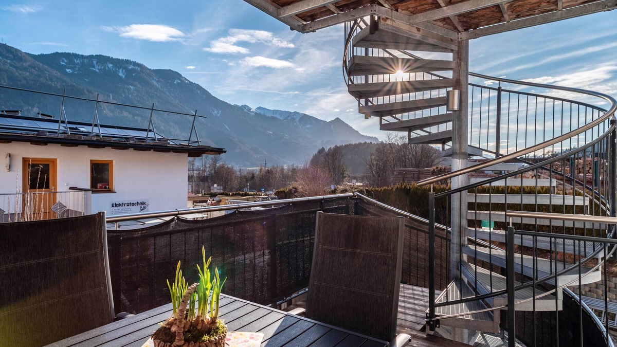 Wiesing Apartment | Apartment 'Oberladstätter' with Mountain View, Private Terrace and Wi-Fi