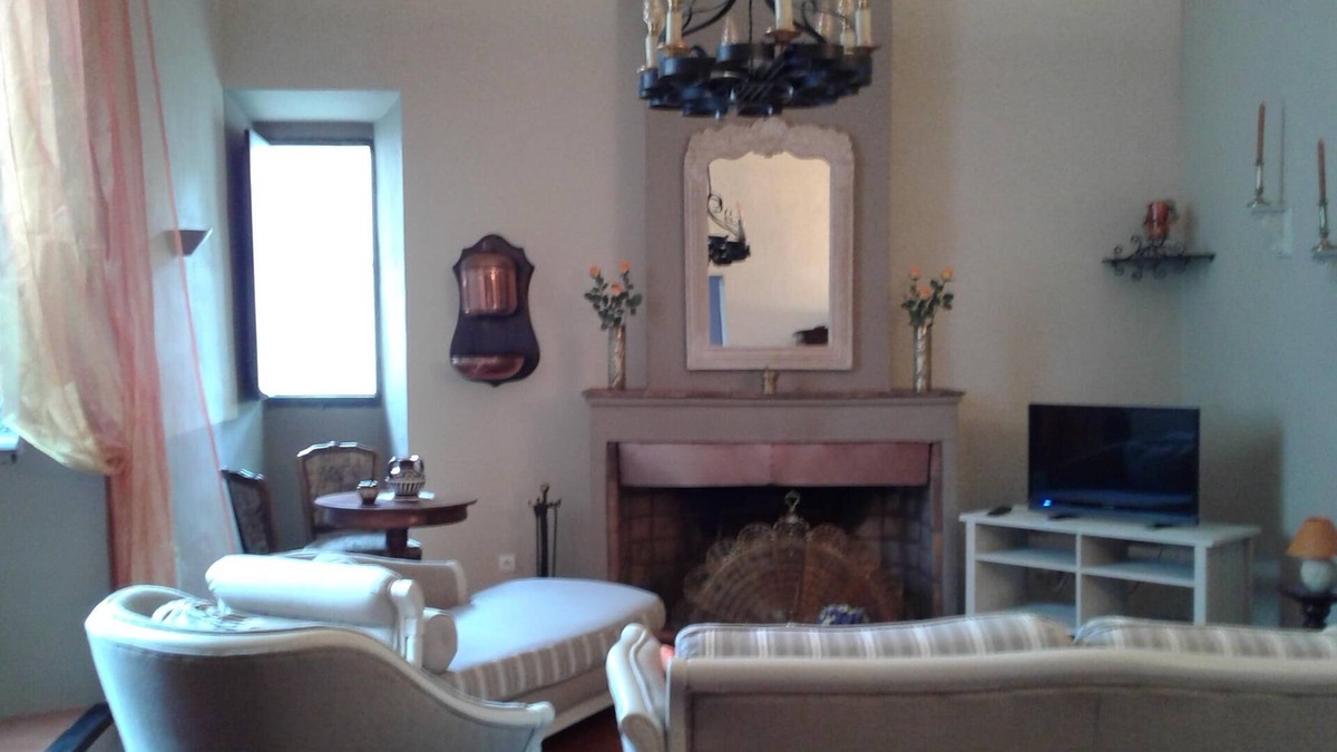 Villecroze Apartment | APARTMENT OF CHARACTER 120M2 IN ANCIENT CASTLE FEODAL