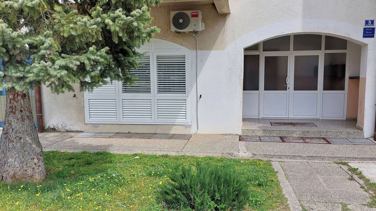 Cove Parja Apartment | Apartment Oliva (91891-A1) - Knin