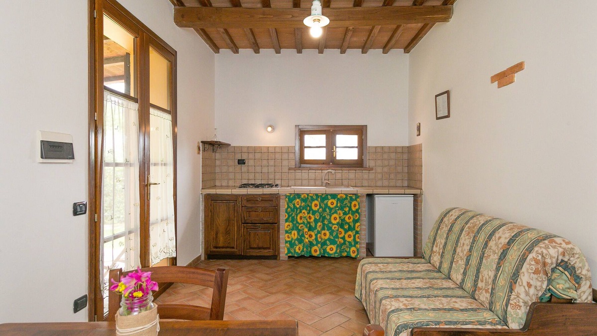 Piombino Apartment | Apartment 'Olivo' with Shared Pool, Wi-Fi and Air Conditioning