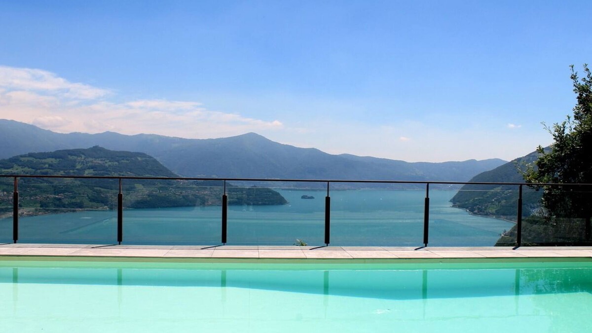 Parzanica Apartment | Apartment on Lake Iseo 4/6 people with swimming pool Lake view