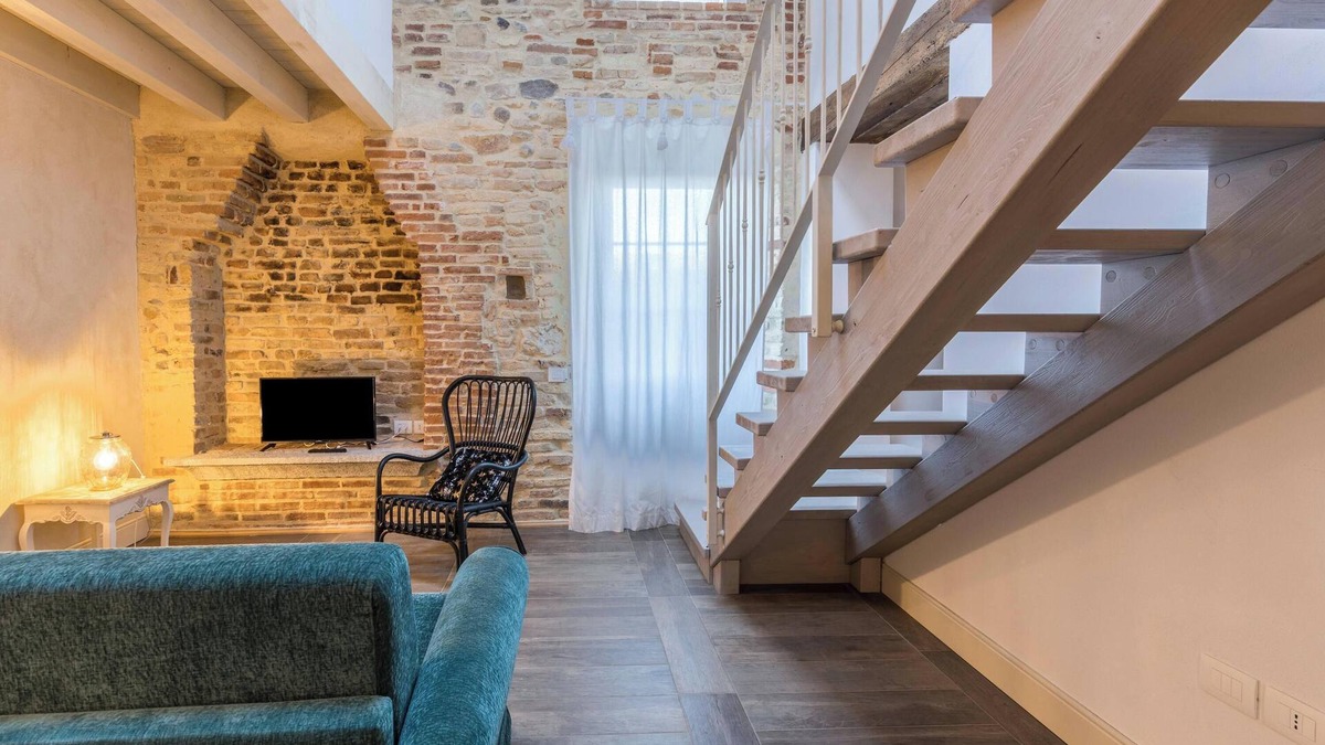 Desenzano del Garda Apartment | Apartment "Ontano" in Farmhouse Style with Wi-Fi, Shared Garden & Pool