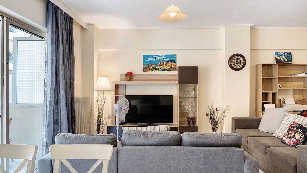 Athens Apartment | Apartment 'Pallada' with Balcony, Wi-Fi and Air Conditioning