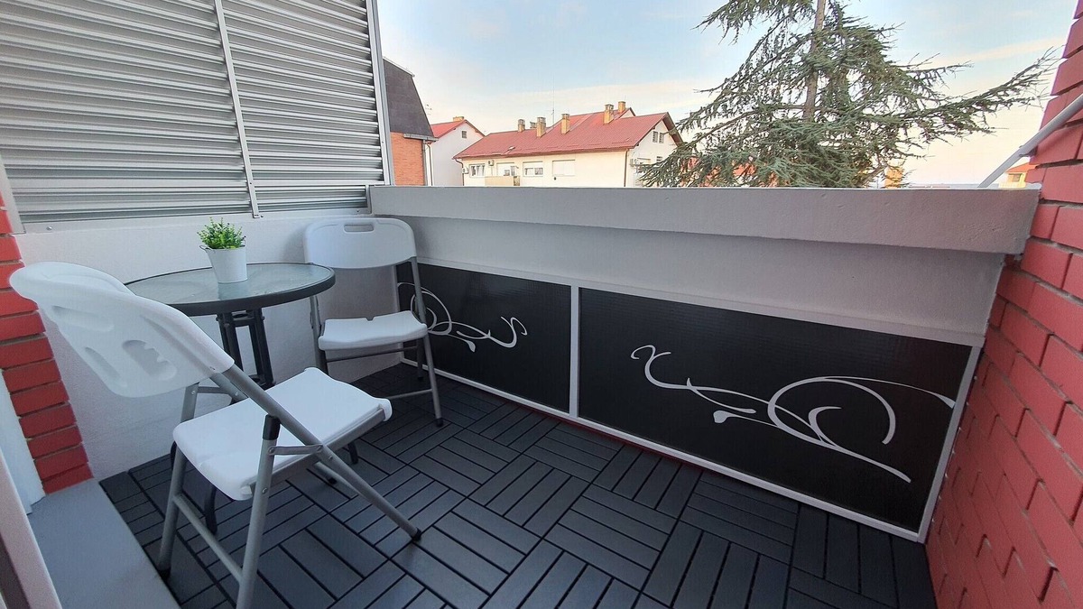 Nasice Apartment | Apartment Pallaton - One Bedroom Apartment with Balcony