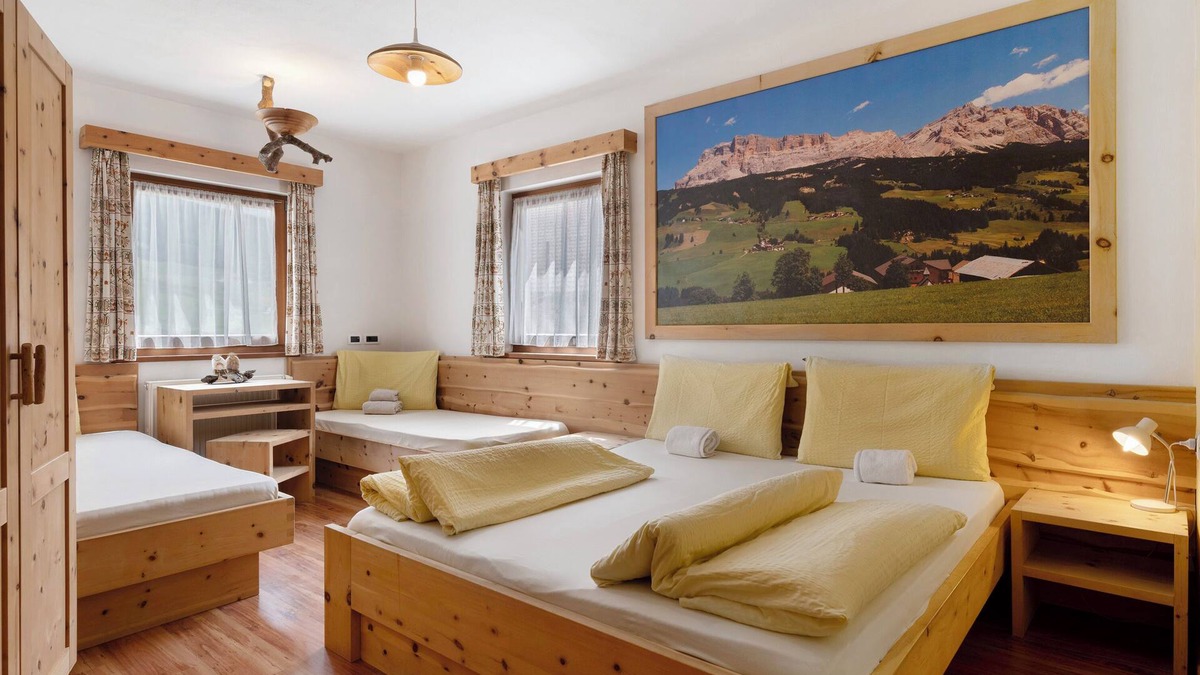 Pedraces Apartment | Apartment 'Paracia App Cir' with Sea View, Shared Garden and Wi-Fi