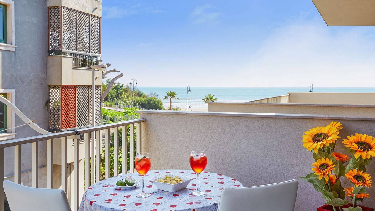 Pozzallo Apartment | Apartment "Pegaso House" with Sea View, Wi-Fi & Terrace