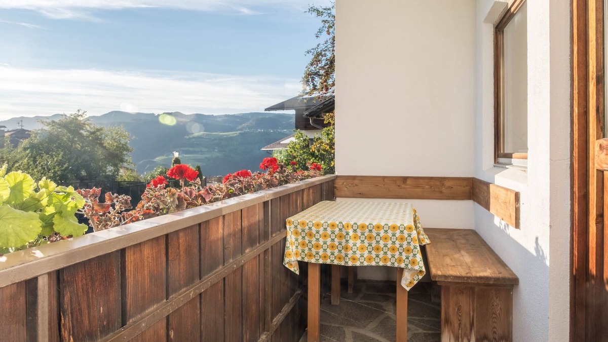 Fie allo Sciliar Apartment | Apartment “Peterbühl” in Scenic Landscape with Mountain View, Balcony & Garden